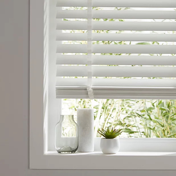 Custom-made Venetian Blinds - Wooden/ White